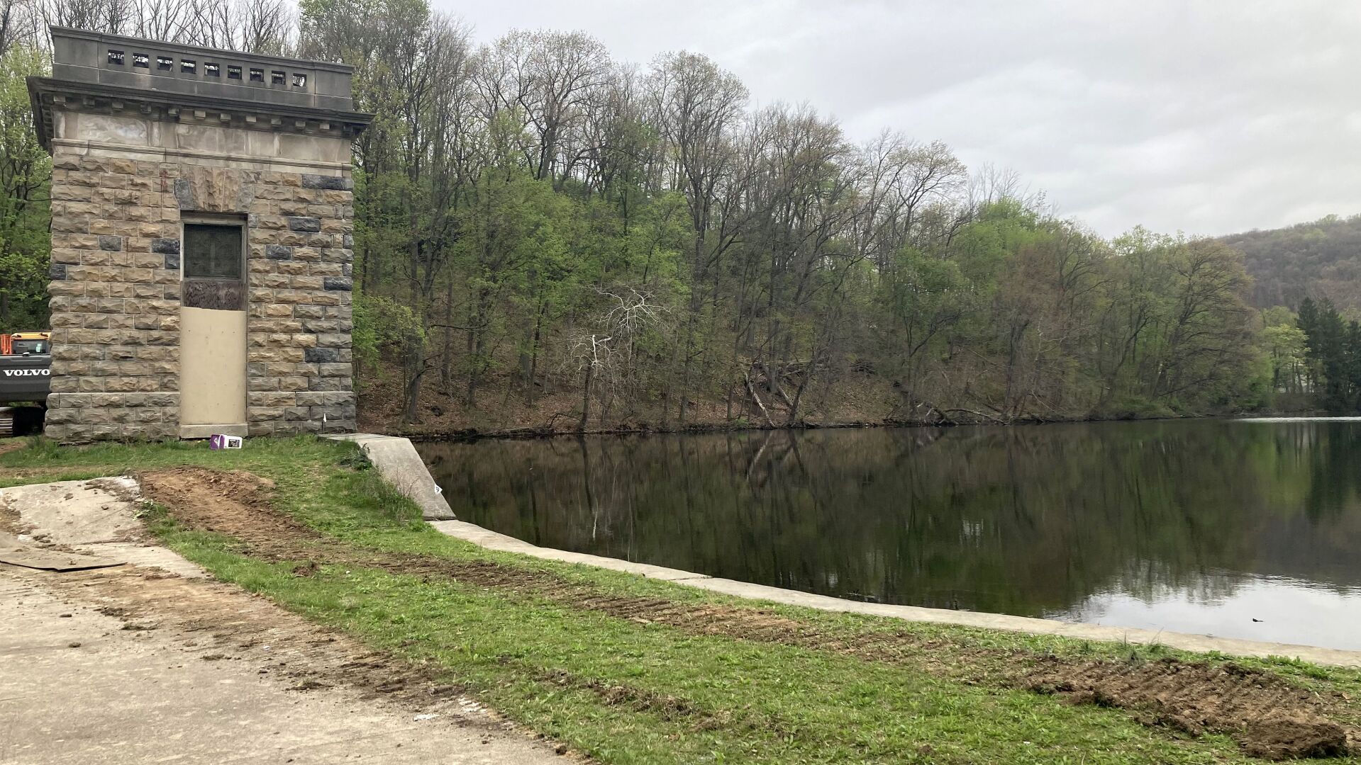 Barnhart Dam - Lake in Muhlenberg Township